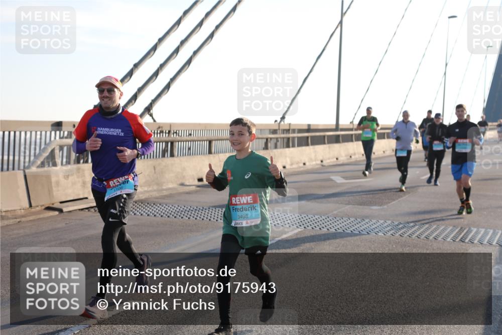 03.10.2025 - Köhlbrandbrückenlauf Yannick Fuchs http://msf.ph/oto/9175943 03.10.2025 08:25:13 Position 1 106, 3498 meine-sportfotos.de