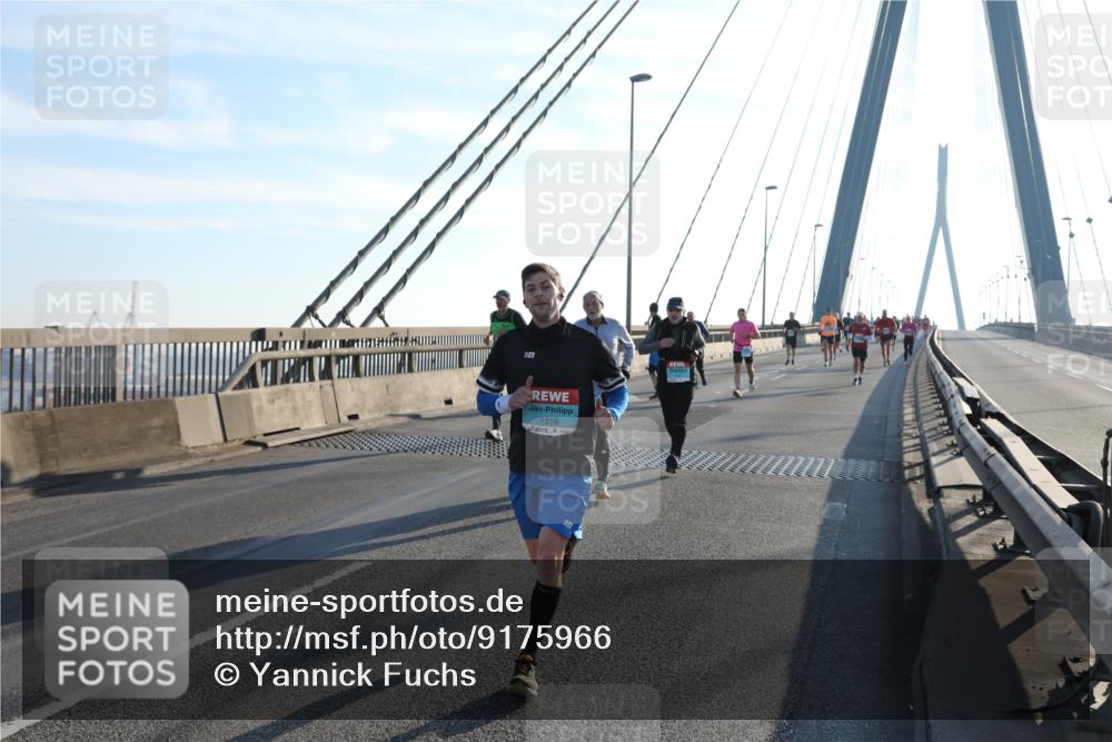 03.10.2025 - Köhlbrandbrückenlauf Yannick Fuchs http://msf.ph/oto/9175966 03.10.2025 08:25:16 Position 1 1316 meine-sportfotos.de