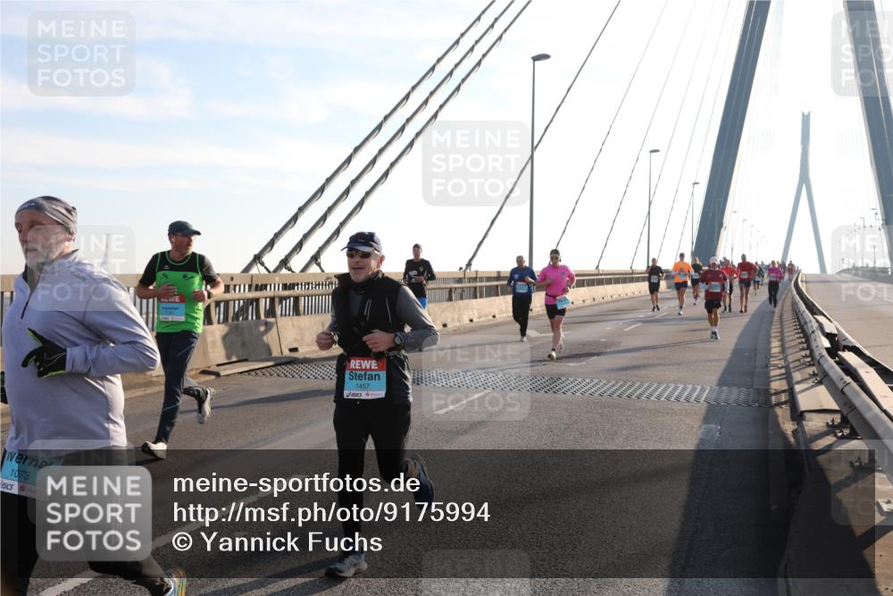 03.10.2025 - Köhlbrandbrückenlauf Yannick Fuchs http://msf.ph/oto/9175994 03.10.2025 08:25:18 Position 1 1073, 1457 meine-sportfotos.de