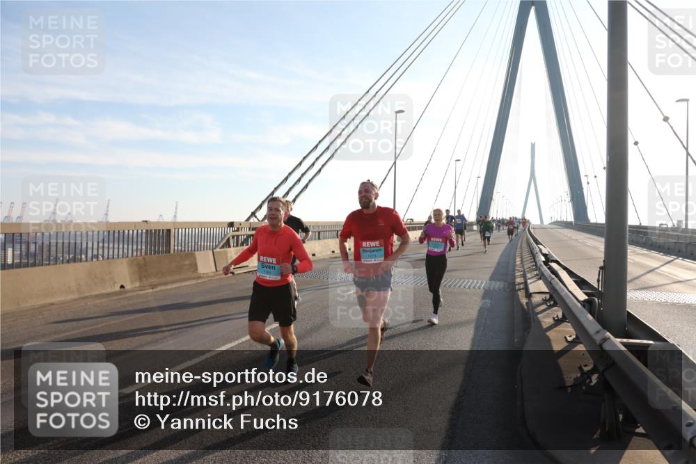 03.10.2025 - Köhlbrandbrückenlauf Yannick Fuchs http://msf.ph/oto/9176078 03.10.2025 08:25:25 Position 1 1273, 1165 meine-sportfotos.de