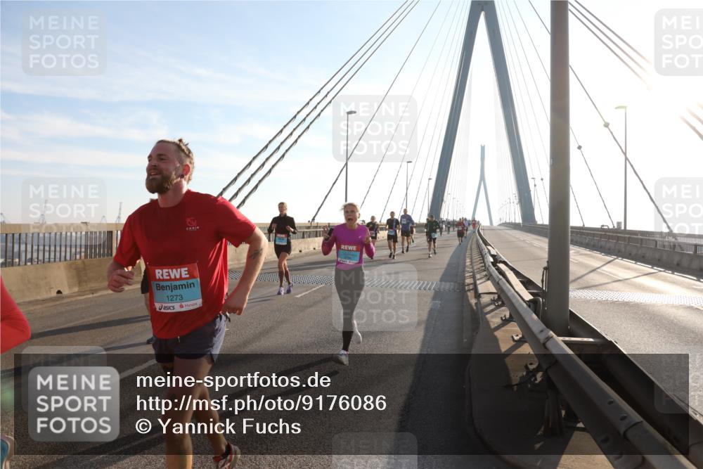 03.10.2025 - Köhlbrandbrückenlauf Yannick Fuchs http://msf.ph/oto/9176086 03.10.2025 08:25:26 Position 1 1273 meine-sportfotos.de