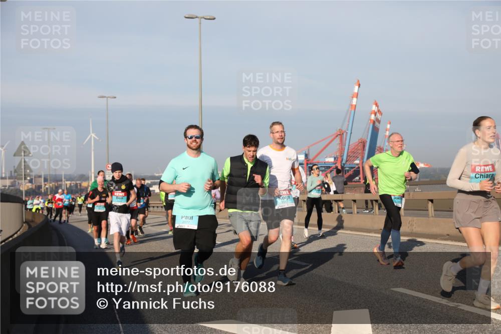 03.10.2025 - Köhlbrandbrückenlauf Yannick Fuchs http://msf.ph/oto/9176088 03.10.2025 08:46:12 Position 2 2077 meine-sportfotos.de