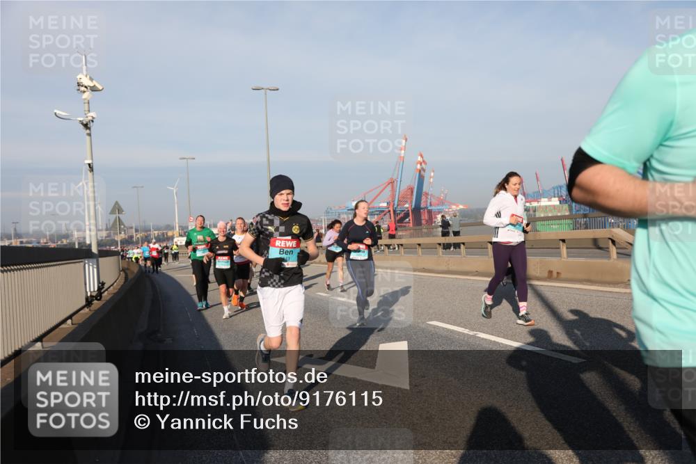 03.10.2025 - Köhlbrandbrückenlauf Yannick Fuchs http://msf.ph/oto/9176115 03.10.2025 08:46:15 Position 2 43 meine-sportfotos.de