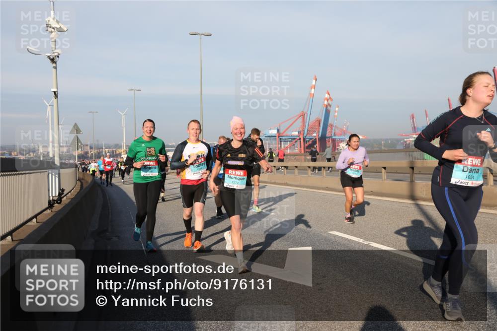 03.10.2025 - Köhlbrandbrückenlauf Yannick Fuchs http://msf.ph/oto/9176131 03.10.2025 08:46:17 Position 2 1314, 1272, 1654 meine-sportfotos.de