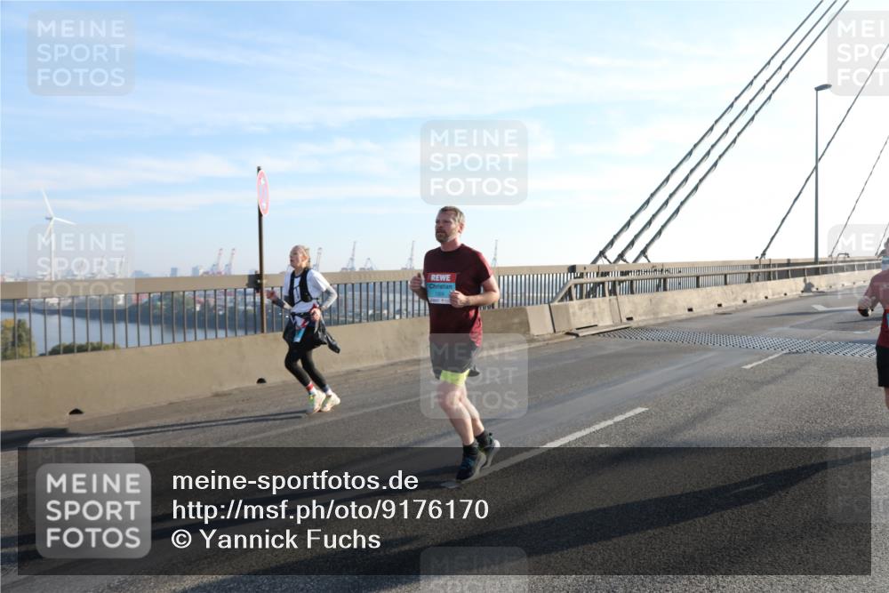 03.10.2025 - Köhlbrandbrückenlauf Yannick Fuchs http://msf.ph/oto/9176170 03.10.2025 08:25:34 Position 1  meine-sportfotos.de
