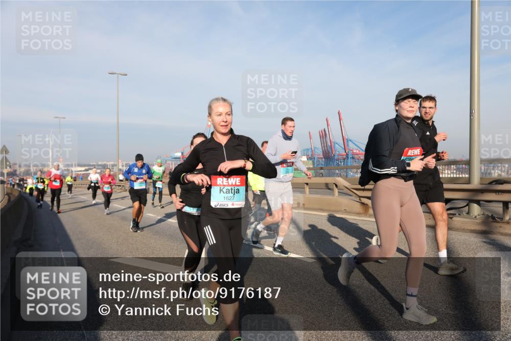 03.10.2025 - Köhlbrandbrückenlauf Yannick Fuchs http://msf.ph/oto/9176187 03.10.2025 08:46:22 Position 2 1627 meine-sportfotos.de