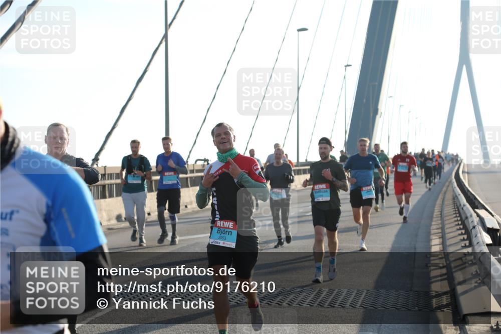 03.10.2025 - Köhlbrandbrückenlauf Yannick Fuchs http://msf.ph/oto/9176210 03.10.2025 08:25:38 Position 1 3053 meine-sportfotos.de