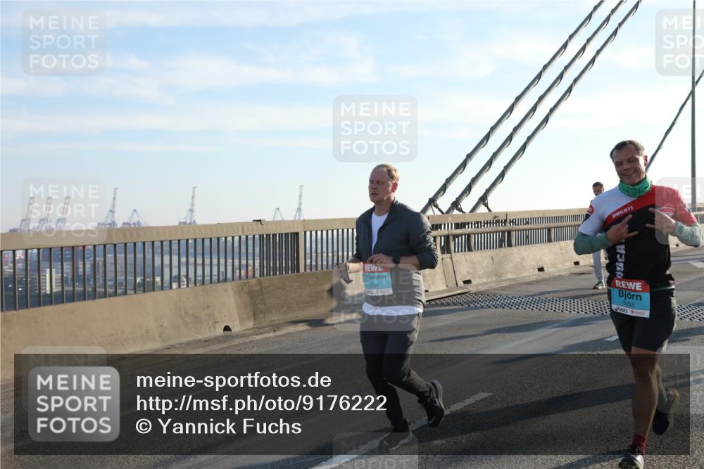 03.10.2025 - Köhlbrandbrückenlauf Yannick Fuchs http://msf.ph/oto/9176222 03.10.2025 08:25:39 Position 1  meine-sportfotos.de
