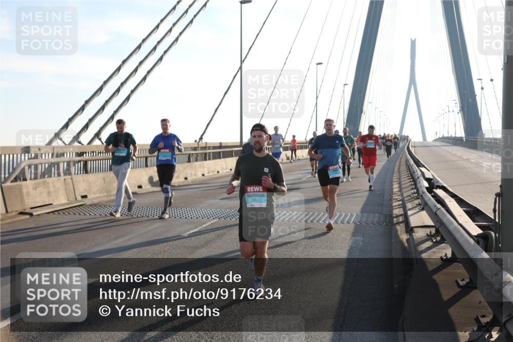 03.10.2025 - Köhlbrandbrückenlauf Yannick Fuchs http://msf.ph/oto/9176234 03.10.2025 08:25:40 Position 1 1088 meine-sportfotos.de