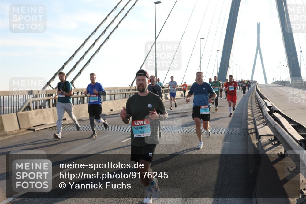 03.10.2025 - Köhlbrandbrückenlauf Yannick Fuchs http://msf.ph/oto/9176245 03.10.2025 08:25:40 Position 1 1088 meine-sportfotos.de