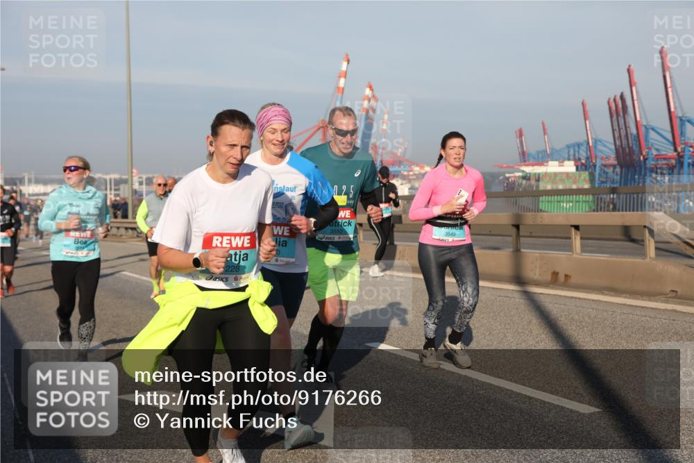 03.10.2025 - Köhlbrandbrückenlauf Yannick Fuchs http://msf.ph/oto/9176266 03.10.2025 08:46:33 Position 2 228, 25, 0, 3550, 3549 meine-sportfotos.de