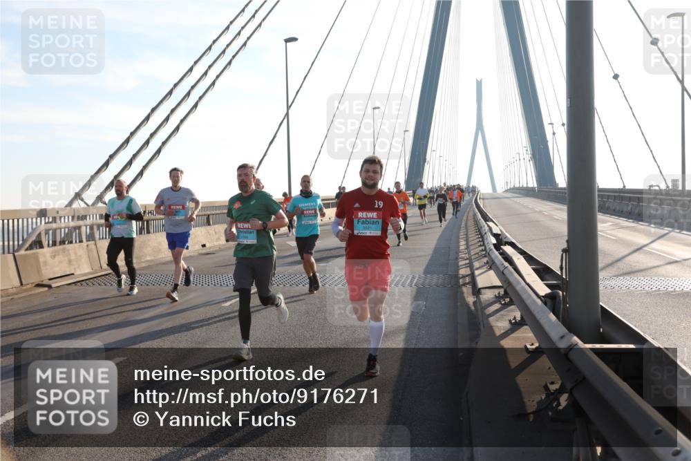 03.10.2025 - Köhlbrandbrückenlauf Yannick Fuchs http://msf.ph/oto/9176271 03.10.2025 08:25:44 Position 1 1141, 19, 3521 meine-sportfotos.de