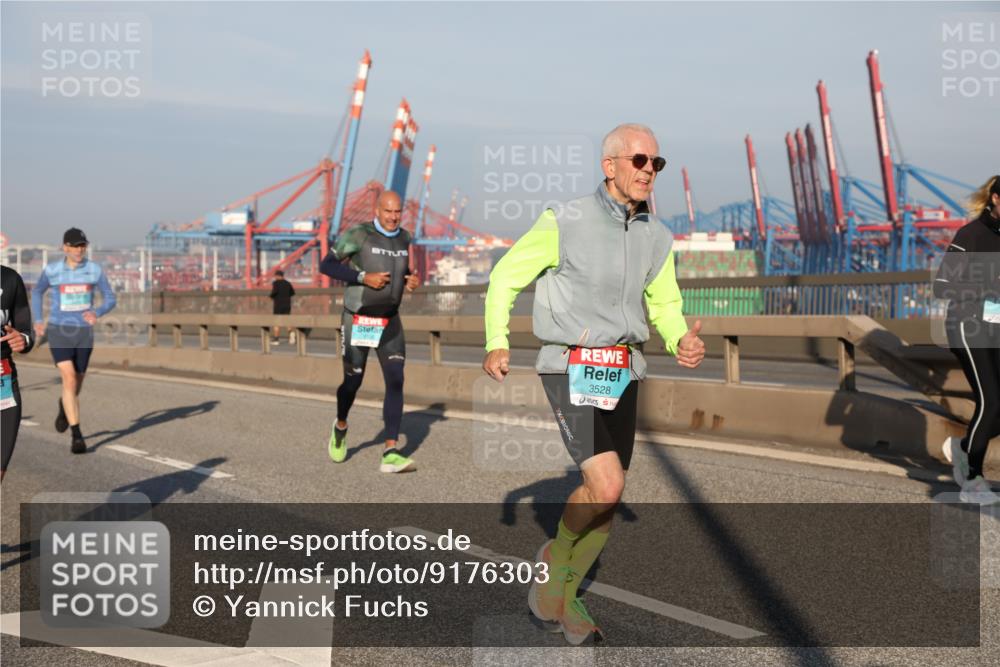 03.10.2025 - Köhlbrandbrückenlauf Yannick Fuchs http://msf.ph/oto/9176303 03.10.2025 08:46:36 Position 2 3528 meine-sportfotos.de