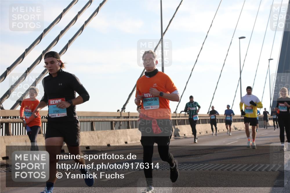 03.10.2025 - Köhlbrandbrückenlauf Yannick Fuchs http://msf.ph/oto/9176314 03.10.2025 08:25:47 Position 1 3790, 1447 meine-sportfotos.de