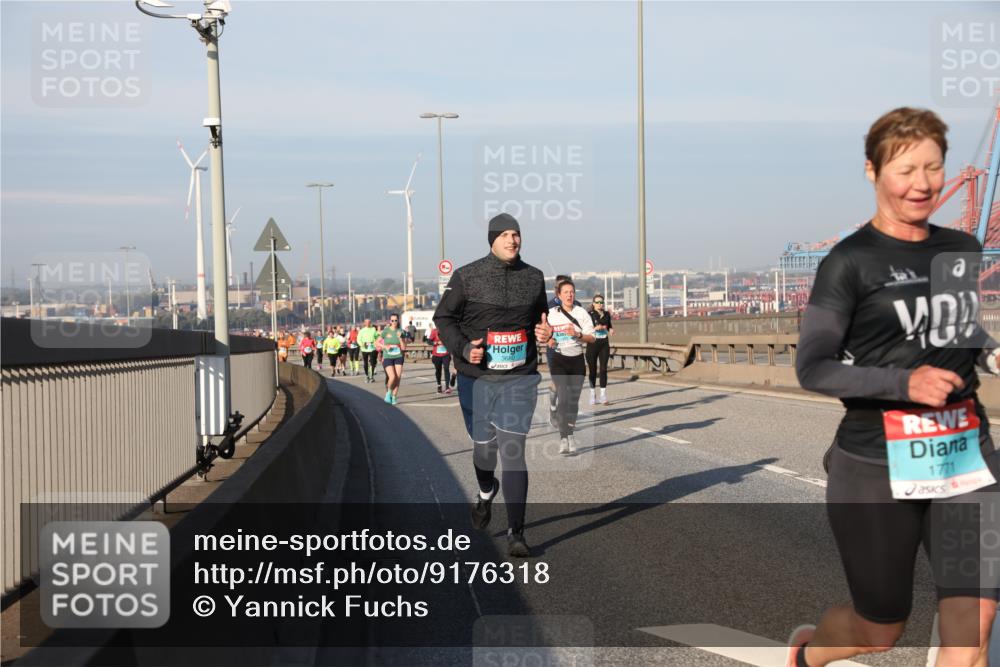 03.10.2025 - Köhlbrandbrückenlauf Yannick Fuchs http://msf.ph/oto/9176318 03.10.2025 08:46:38 Position 2 1771 meine-sportfotos.de