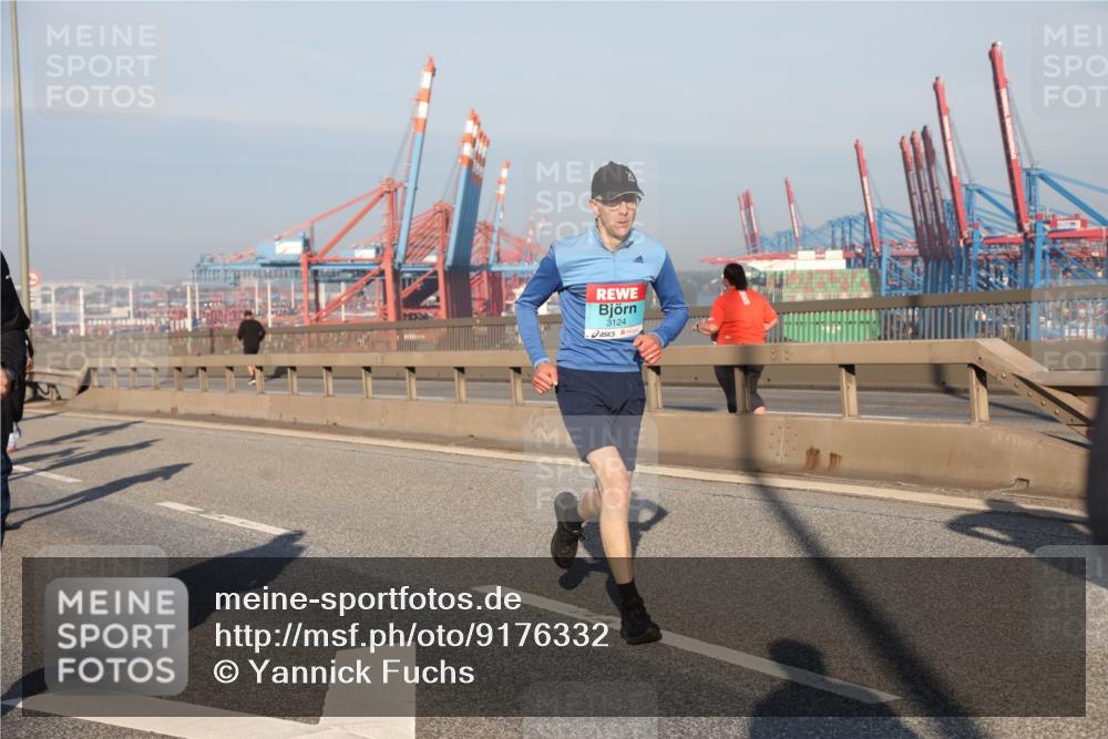 03.10.2025 - Köhlbrandbrückenlauf Yannick Fuchs http://msf.ph/oto/9176332 03.10.2025 08:46:39 Position 2 3124 meine-sportfotos.de