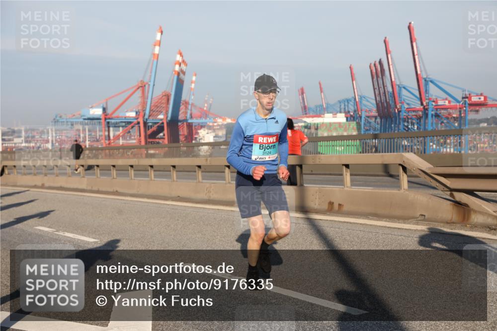 03.10.2025 - Köhlbrandbrückenlauf Yannick Fuchs http://msf.ph/oto/9176335 03.10.2025 08:46:39 Position 2 3124 meine-sportfotos.de