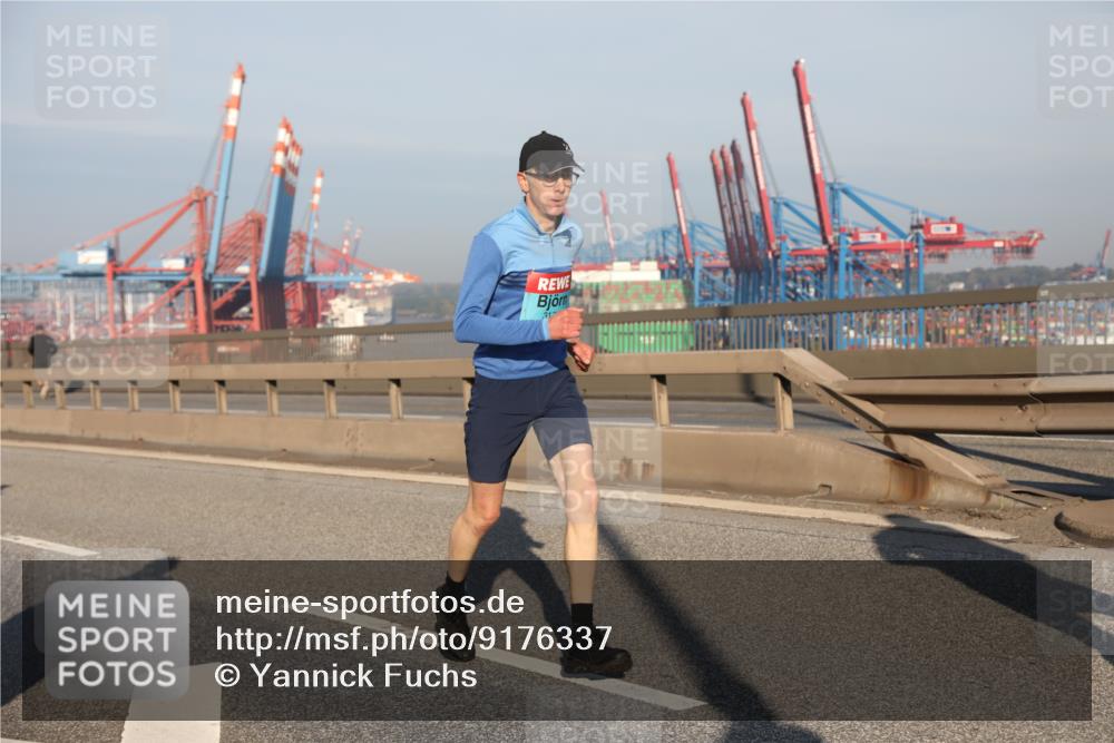 03.10.2025 - Köhlbrandbrückenlauf Yannick Fuchs http://msf.ph/oto/9176337 03.10.2025 08:46:39 Position 2 31 meine-sportfotos.de