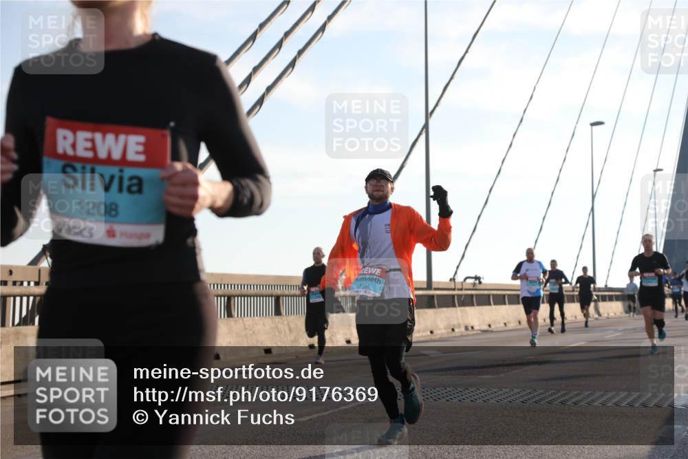 03.10.2025 - Köhlbrandbrückenlauf Yannick Fuchs http://msf.ph/oto/9176369 03.10.2025 08:25:52 Position 1 1208, 3164 meine-sportfotos.de