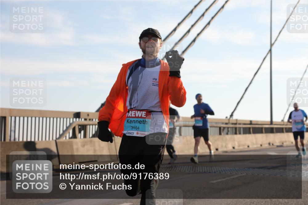 03.10.2025 - Köhlbrandbrückenlauf Yannick Fuchs http://msf.ph/oto/9176389 03.10.2025 08:25:53 Position 1 3164 meine-sportfotos.de