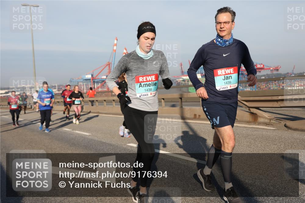 03.10.2025 - Köhlbrandbrückenlauf Yannick Fuchs http://msf.ph/oto/9176394 03.10.2025 08:46:44 Position 2 1438, 1439 meine-sportfotos.de