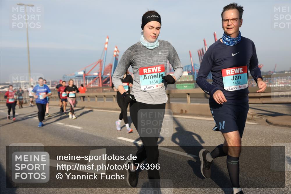 03.10.2025 - Köhlbrandbrückenlauf Yannick Fuchs http://msf.ph/oto/9176396 03.10.2025 08:46:44 Position 2 1438, 1439 meine-sportfotos.de