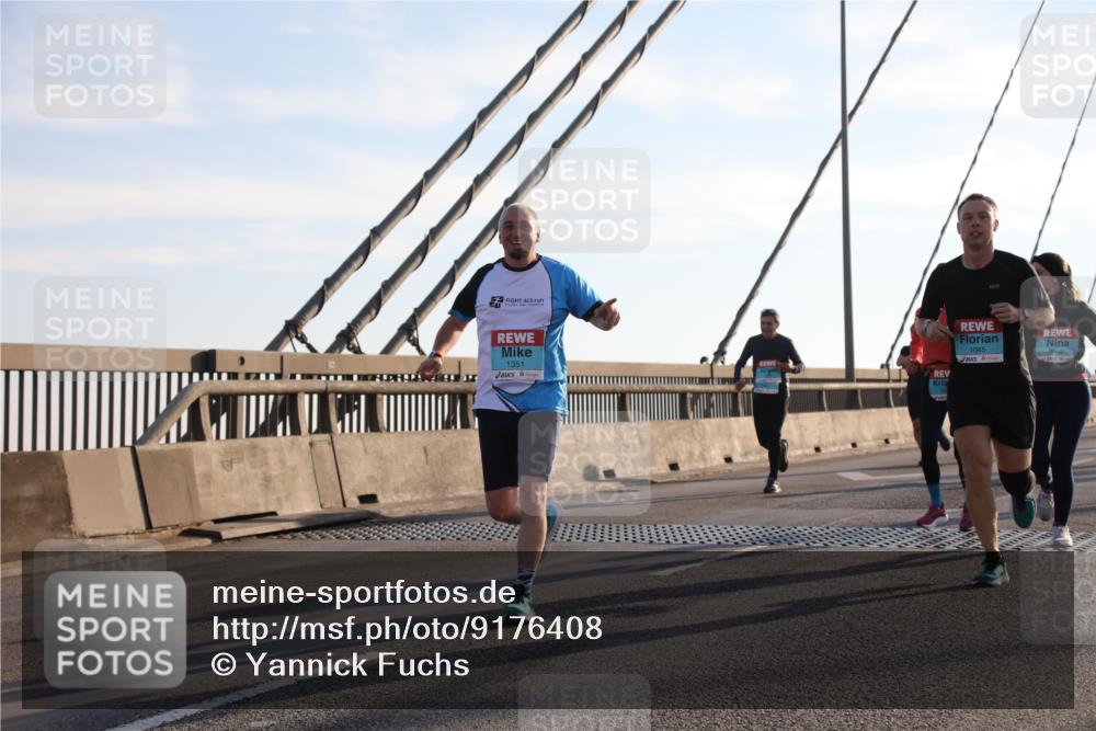 03.10.2025 - Köhlbrandbrückenlauf Yannick Fuchs http://msf.ph/oto/9176408 03.10.2025 08:25:56 Position 1 1351, 1045, 1449 meine-sportfotos.de