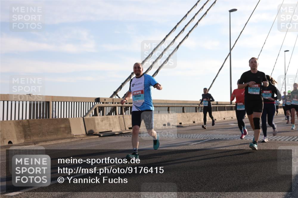 03.10.2025 - Köhlbrandbrückenlauf Yannick Fuchs http://msf.ph/oto/9176415 03.10.2025 08:25:56 Position 1 1351, 1045 meine-sportfotos.de