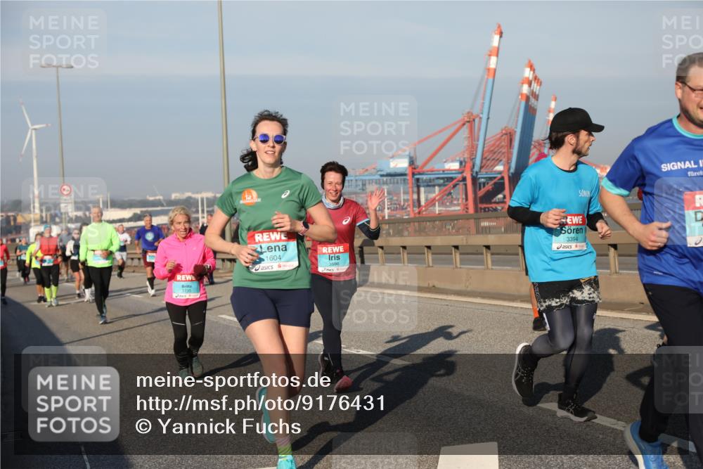 03.10.2025 - Köhlbrandbrückenlauf Yannick Fuchs http://msf.ph/oto/9176431 03.10.2025 08:46:47 Position 2 3735, 1604, 3596, 3394 meine-sportfotos.de