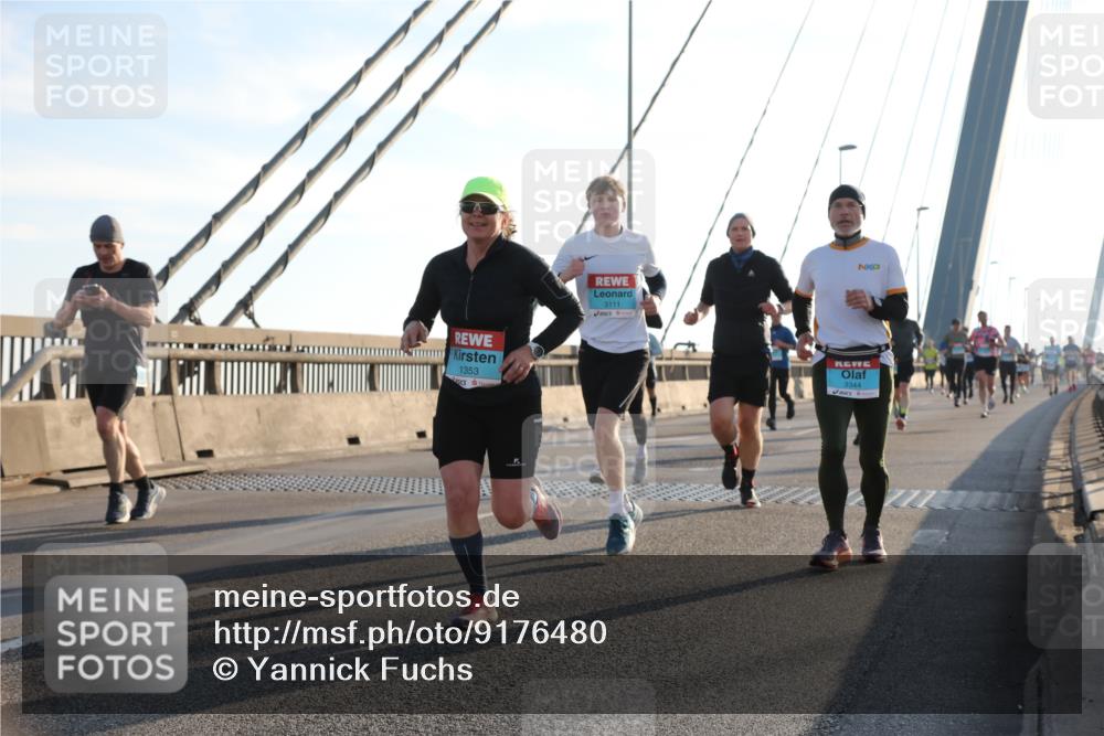 03.10.2025 - Köhlbrandbrückenlauf Yannick Fuchs http://msf.ph/oto/9176480 03.10.2025 08:26:00 Position 1 1353, 3111, 3344 meine-sportfotos.de