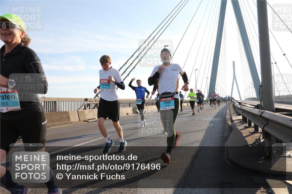 03.10.2025 - Köhlbrandbrückenlauf Yannick Fuchs http://msf.ph/oto/9176496 03.10.2025 08:26:01 Position 1 1353, 3111, 3344 meine-sportfotos.de