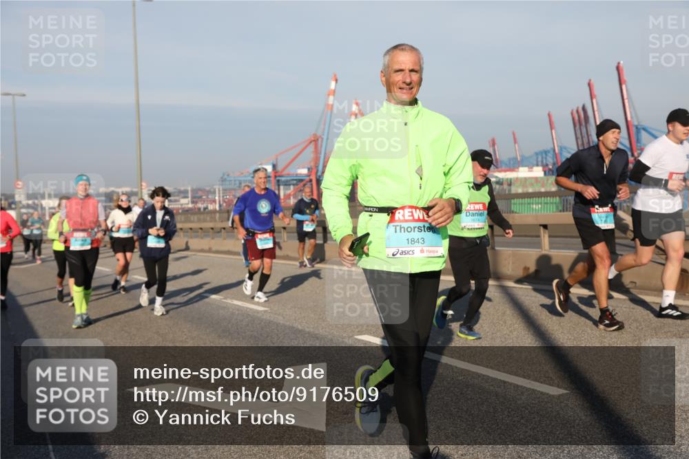 03.10.2025 - Köhlbrandbrückenlauf Yannick Fuchs http://msf.ph/oto/9176509 03.10.2025 08:46:54 Position 2 1843, 1674 meine-sportfotos.de