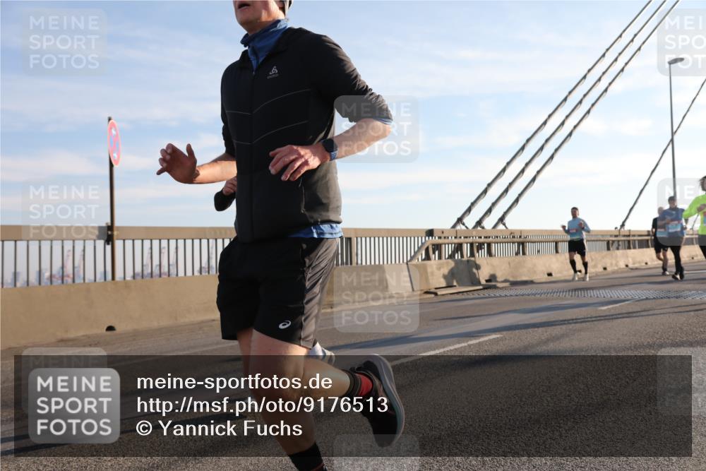 03.10.2025 - Köhlbrandbrückenlauf Yannick Fuchs http://msf.ph/oto/9176513 03.10.2025 08:26:03 Position 1  meine-sportfotos.de
