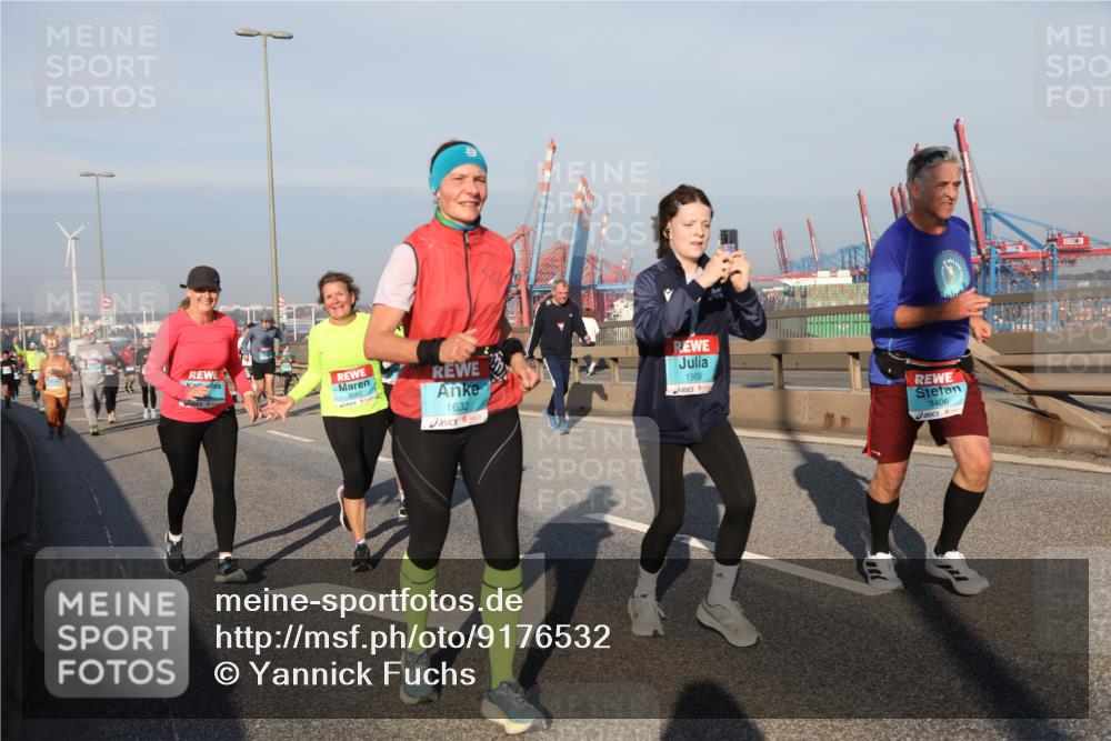 03.10.2025 - Köhlbrandbrückenlauf Yannick Fuchs http://msf.ph/oto/9176532 03.10.2025 08:46:56 Position 2 1632, 1909, 3406 meine-sportfotos.de