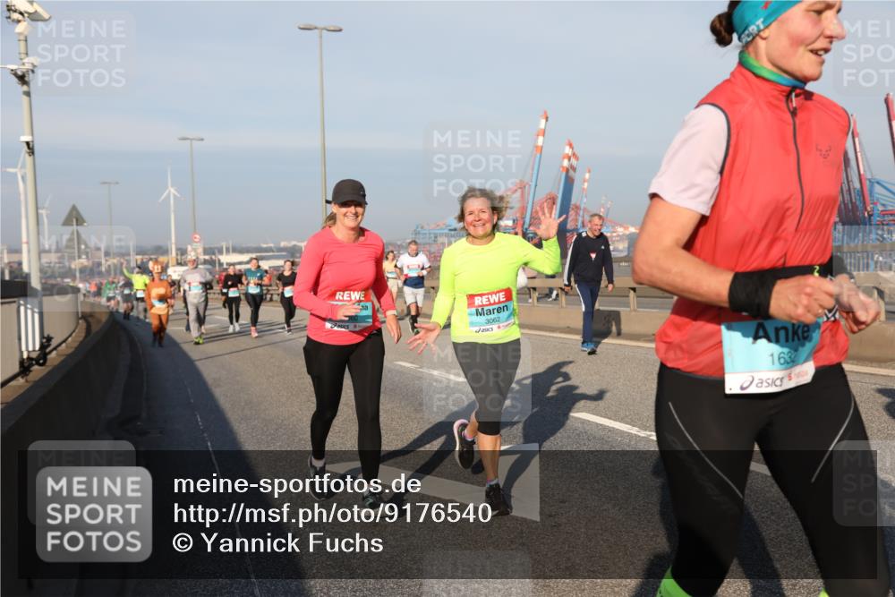 03.10.2025 - Köhlbrandbrückenlauf Yannick Fuchs http://msf.ph/oto/9176540 03.10.2025 08:46:57 Position 2 3062, 1632 meine-sportfotos.de