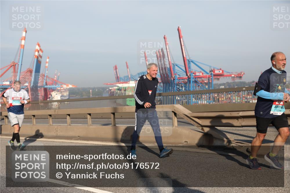 03.10.2025 - Köhlbrandbrückenlauf Yannick Fuchs http://msf.ph/oto/9176572 03.10.2025 08:46:59 Position 2 1296 meine-sportfotos.de