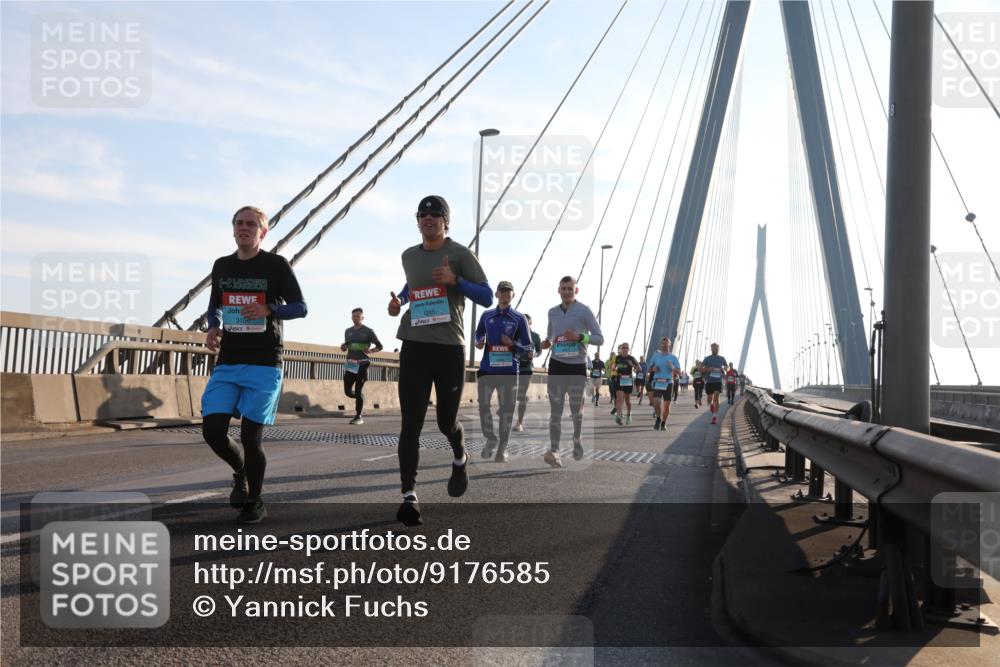 03.10.2025 - Köhlbrandbrückenlauf Yannick Fuchs http://msf.ph/oto/9176585 03.10.2025 08:26:09 Position 1 3156, 1245 meine-sportfotos.de