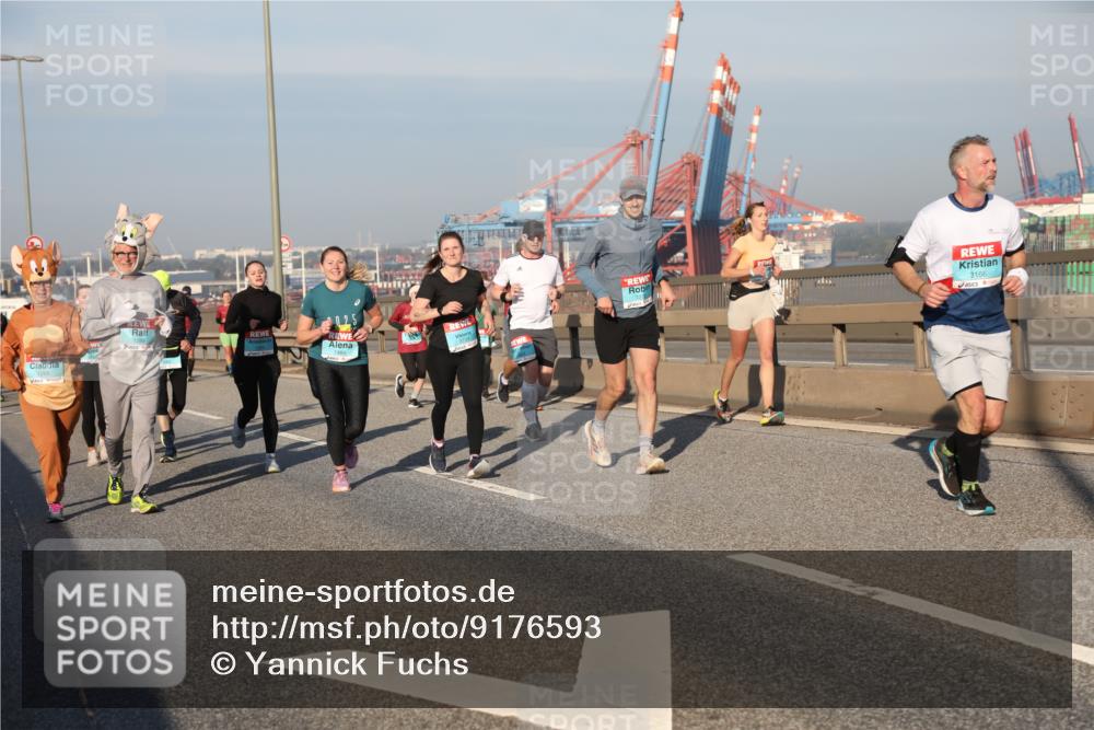 03.10.2025 - Köhlbrandbrückenlauf Yannick Fuchs http://msf.ph/oto/9176593 03.10.2025 08:47:01 Position 2 1289, 1288, 025, 3166 meine-sportfotos.de