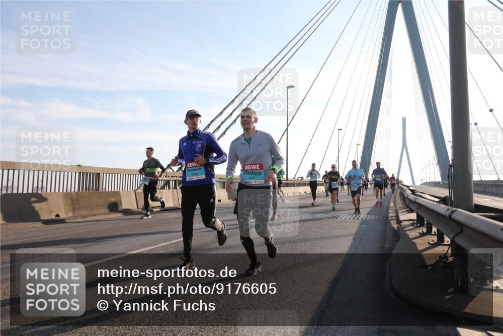 03.10.2025 - Köhlbrandbrückenlauf Yannick Fuchs http://msf.ph/oto/9176605 03.10.2025 08:26:11 Position 1 3066, 3067 meine-sportfotos.de