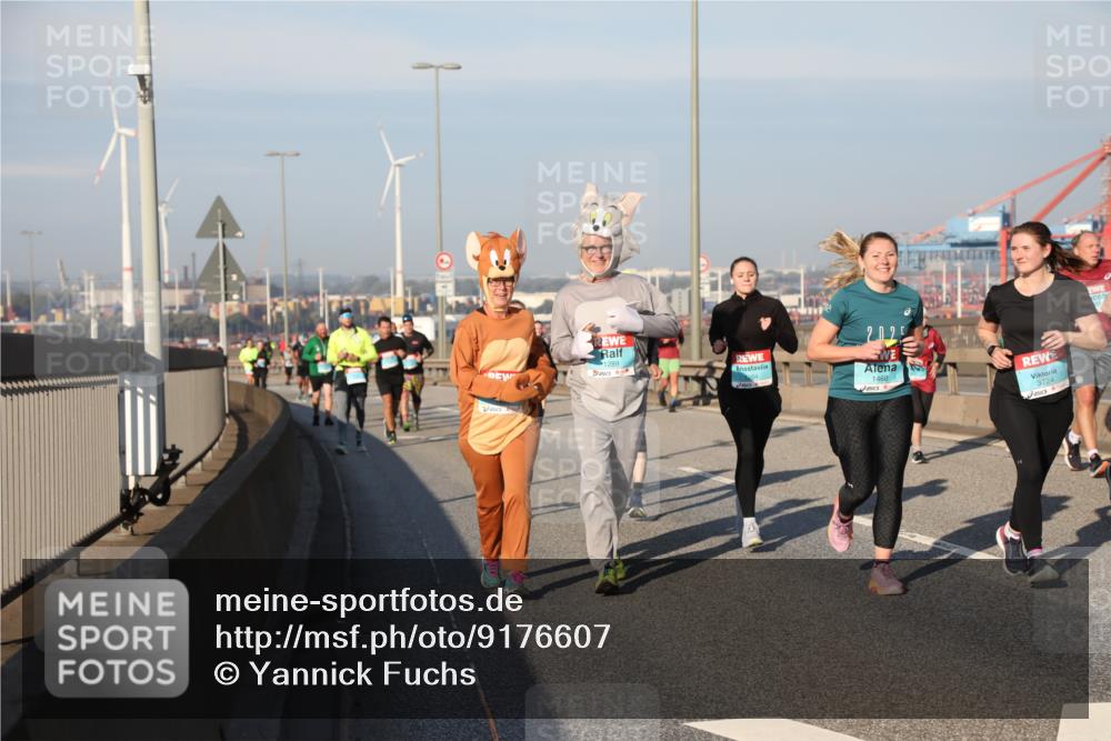 03.10.2025 - Köhlbrandbrückenlauf Yannick Fuchs http://msf.ph/oto/9176607 03.10.2025 08:47:02 Position 2 1289, 204, 2025, 1460, 3724 meine-sportfotos.de