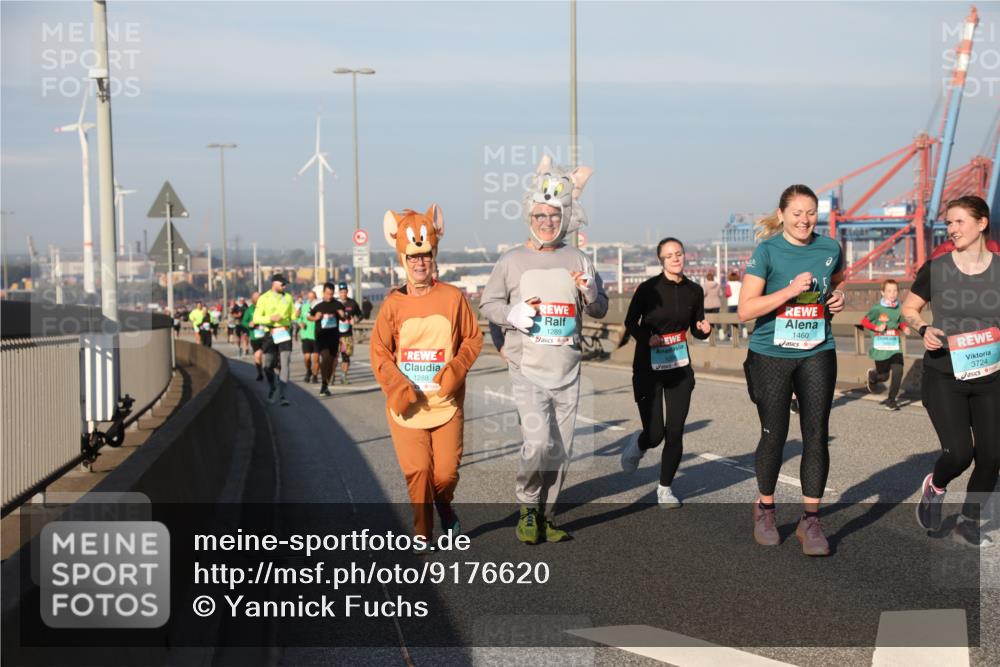 03.10.2025 - Köhlbrandbrückenlauf Yannick Fuchs http://msf.ph/oto/9176620 03.10.2025 08:47:02 Position 2 1288, 1289, 1460, 3724 meine-sportfotos.de