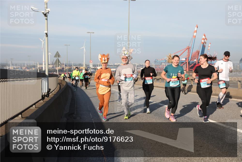03.10.2025 - Köhlbrandbrückenlauf Yannick Fuchs http://msf.ph/oto/9176623 03.10.2025 08:47:02 Position 2 1289, 1204, 2, 02, 1460, 505, 372 meine-sportfotos.de