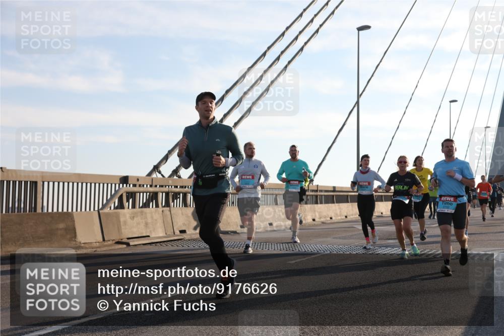 03.10.2025 - Köhlbrandbrückenlauf Yannick Fuchs http://msf.ph/oto/9176626 03.10.2025 08:26:12 Position 1  meine-sportfotos.de