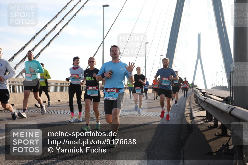03.10.2025 - Köhlbrandbrückenlauf Yannick Fuchs http://msf.ph/oto/9176638 03.10.2025 08:26:13 Position 1 3227, 1092, 2732, 3710 meine-sportfotos.de