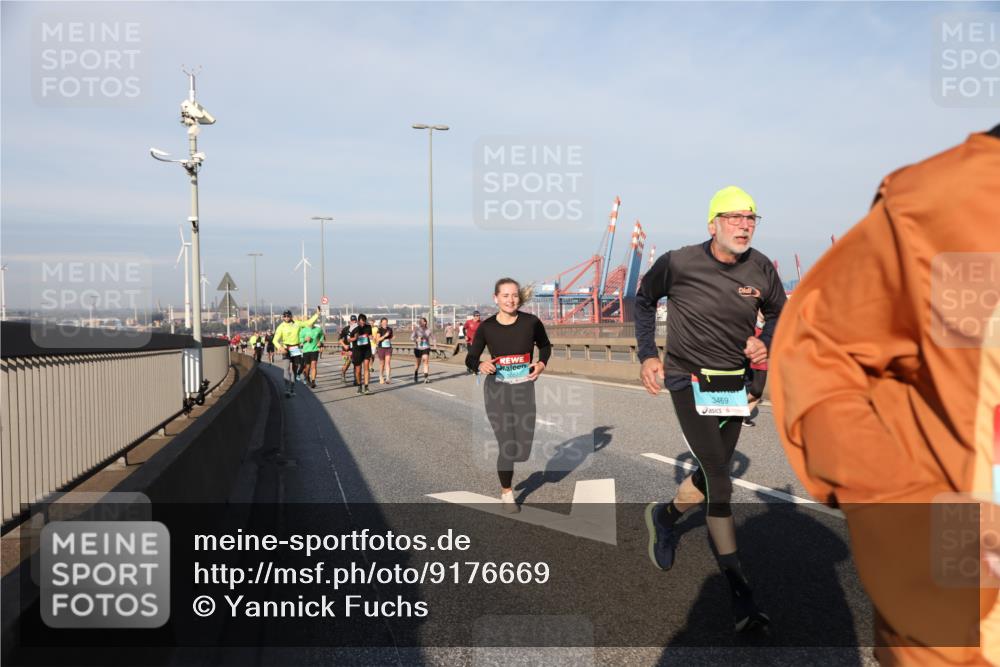 03.10.2025 - Köhlbrandbrückenlauf Yannick Fuchs http://msf.ph/oto/9176669 03.10.2025 08:47:06 Position 2 3469 meine-sportfotos.de