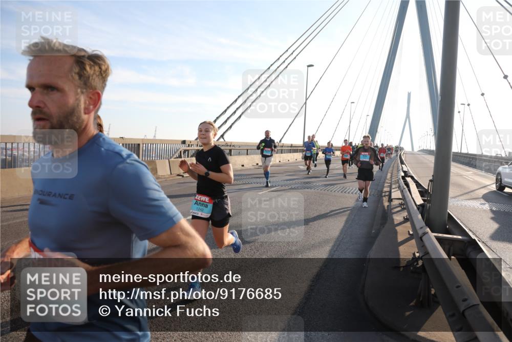 03.10.2025 - Köhlbrandbrückenlauf Yannick Fuchs http://msf.ph/oto/9176685 03.10.2025 08:26:15 Position 1 1242 meine-sportfotos.de