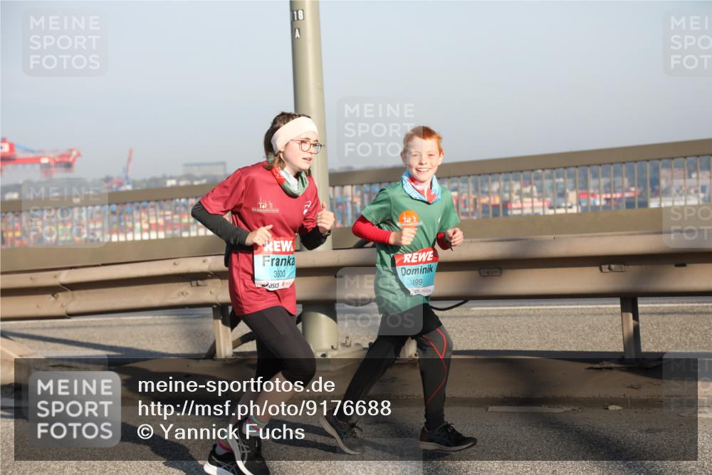 03.10.2025 - Köhlbrandbrückenlauf Yannick Fuchs http://msf.ph/oto/9176688 03.10.2025 08:47:08 Position 2 18, 3500, 499 meine-sportfotos.de