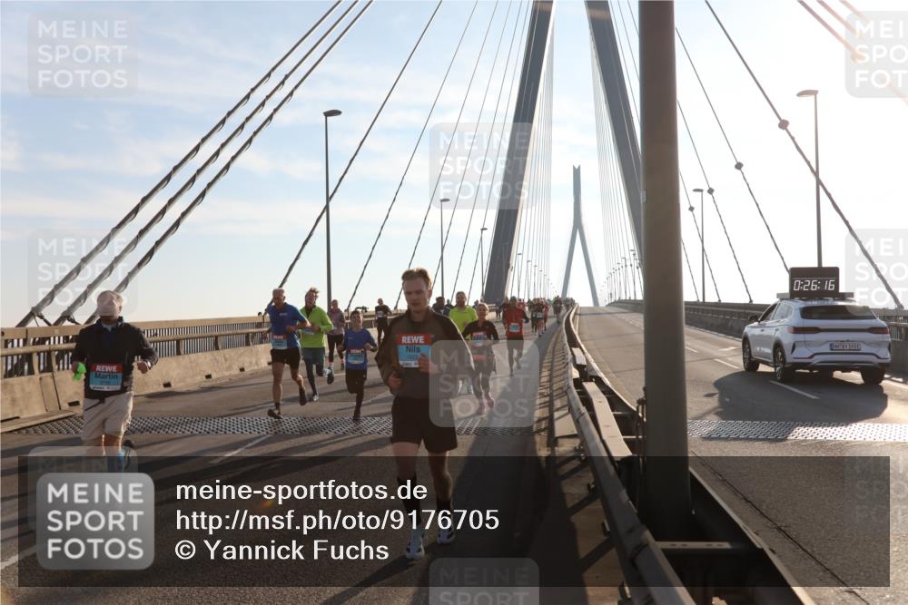03.10.2025 - Köhlbrandbrückenlauf Yannick Fuchs http://msf.ph/oto/9176705 03.10.2025 08:26:16 Position 1 1623, 0, 26, 16, 193 meine-sportfotos.de