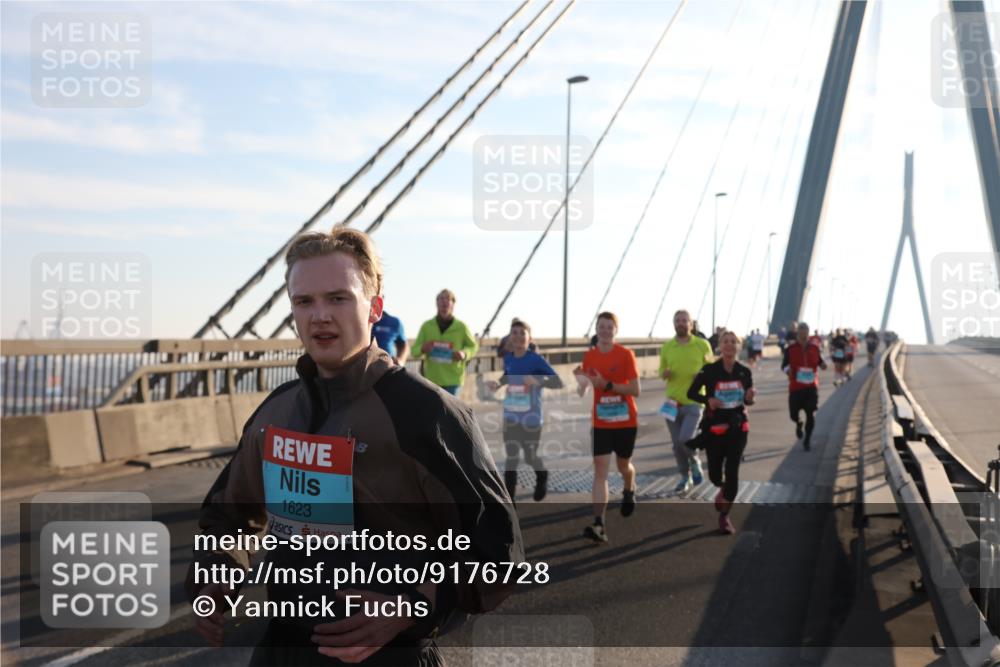 03.10.2025 - Köhlbrandbrückenlauf Yannick Fuchs http://msf.ph/oto/9176728 03.10.2025 08:26:17 Position 1 1623 meine-sportfotos.de