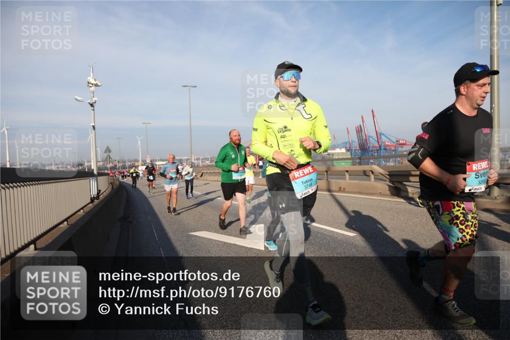 03.10.2025 - Köhlbrandbrückenlauf Yannick Fuchs http://msf.ph/oto/9176760 03.10.2025 08:47:14 Position 2 3748, 3268 meine-sportfotos.de